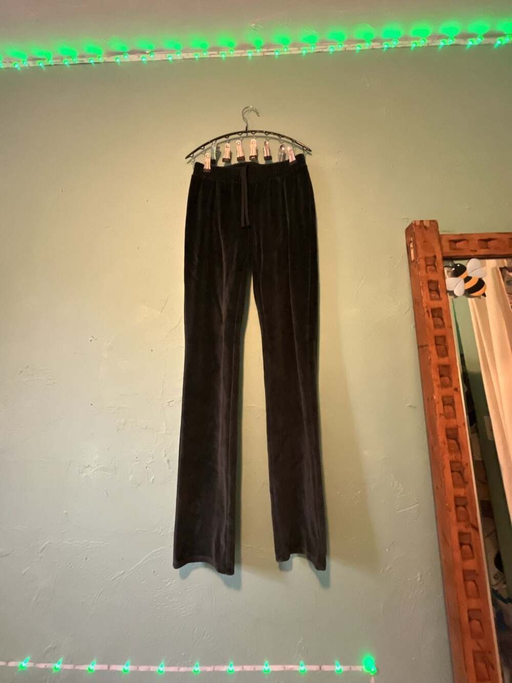 SKIMS Velour Slim Pant in Onyx